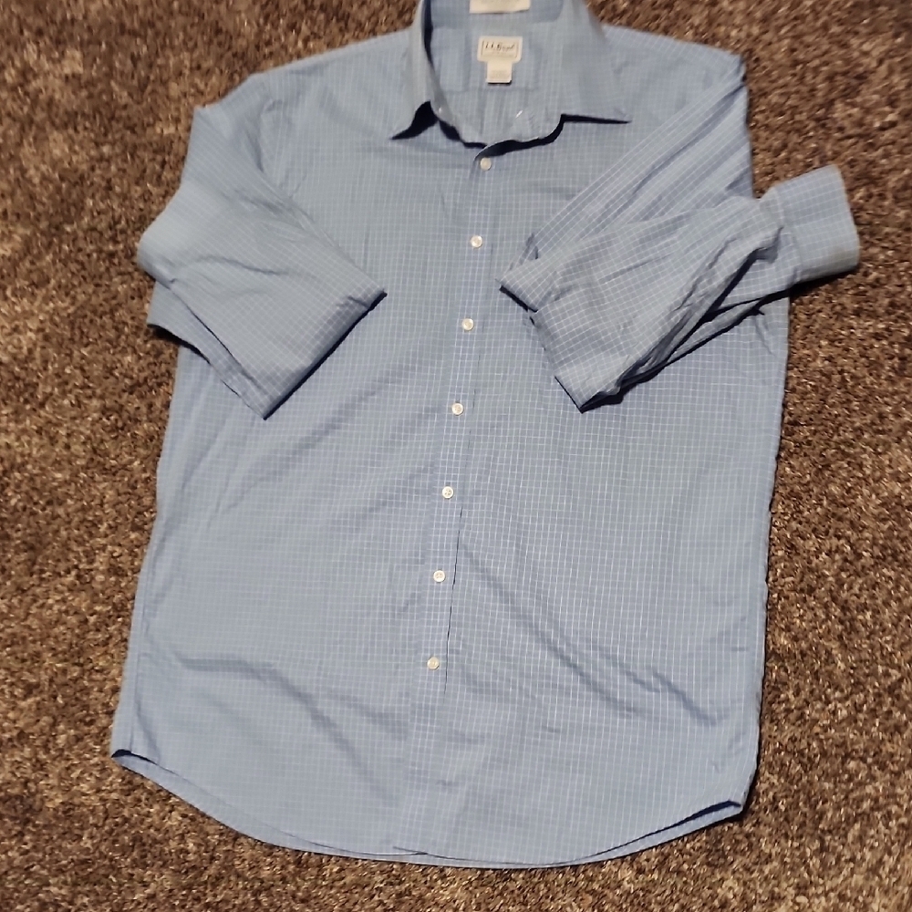 L.L. Bean Blue Casual Button Down Shirt with Subtle Pattern